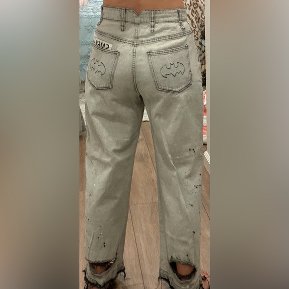 SMFK Denim - Women’s Light Gray Distressed Batman-Pocket Jeans 0096